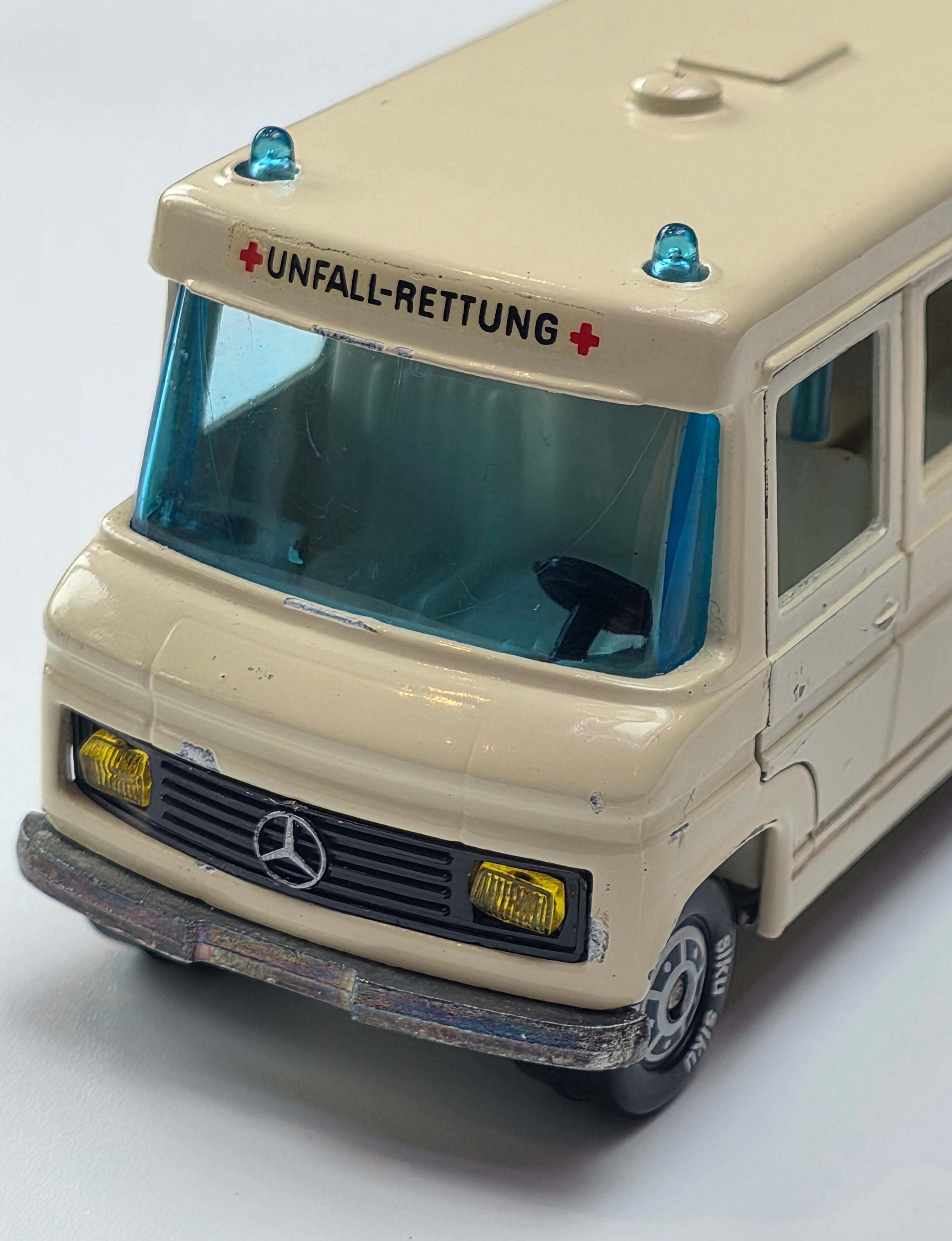 Siku Benz Ambulance V292 Mercedes Benz 1970s Original excellent condition