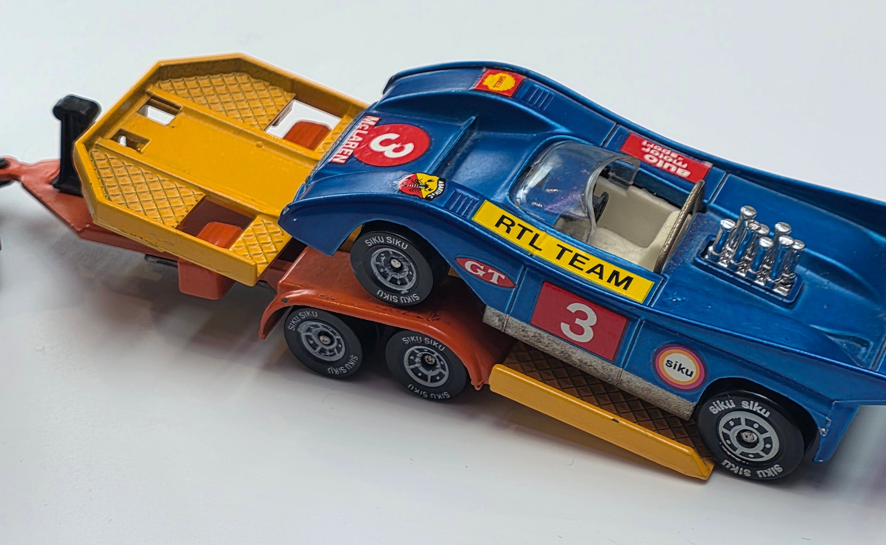 Siku 2217 Racing Team 1970s Vw, Trailer and McLaren Excellent Condition