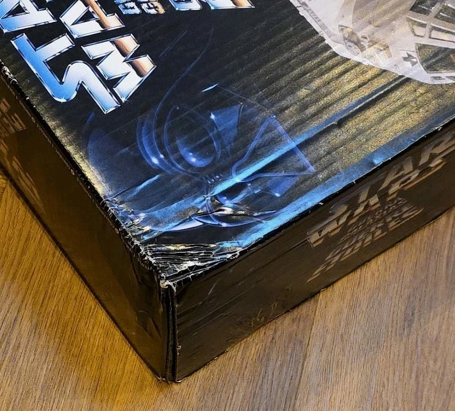 STAR WARS KENNER 1995 MILLENNIUM FALCON. Boxed Complete Tested Working + 4 Figs
