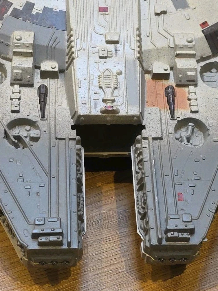 STAR WARS KENNER 1995 MILLENNIUM FALCON. Boxed Complete Tested Working + 4 Figs