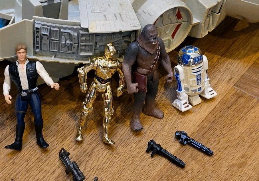 STAR WARS KENNER 1995 MILLENNIUM FALCON. Boxed Complete Tested Working + 4 Figs