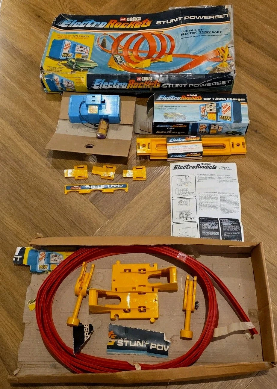 Corgi Rockets Electro Rockets Stunt Powerset With Car And Auto Charger Rare
