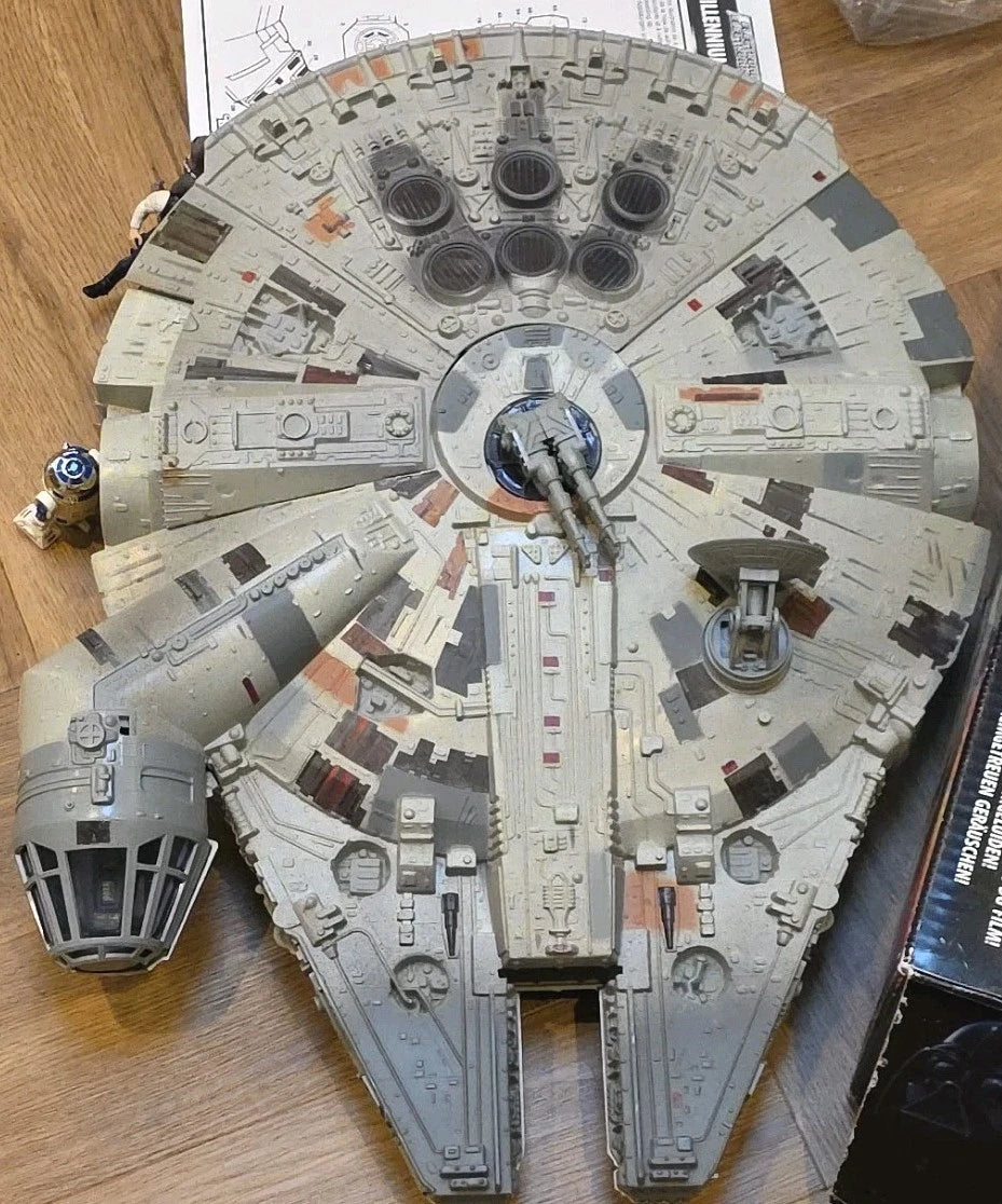 STAR WARS KENNER 1995 MILLENNIUM FALCON. Boxed Complete Tested Working + 4 Figs