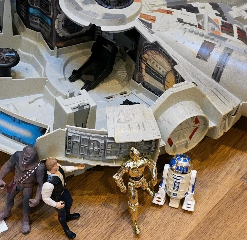 STAR WARS KENNER 1995 MILLENNIUM FALCON. Boxed Complete Tested Working + 4 Figs