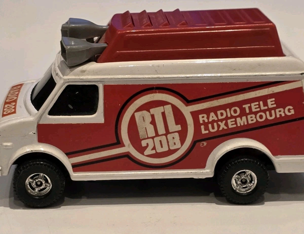 1982 CORGI CORGITRONICS RADIO LUXEMBOURG 208 CHEVY VAN Working Vgc