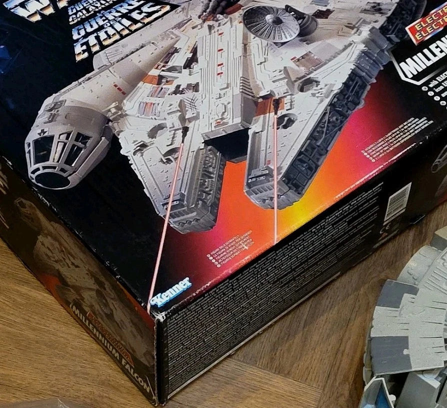 STAR WARS KENNER 1995 MILLENNIUM FALCON. Boxed Complete Tested Working + 4 Figs