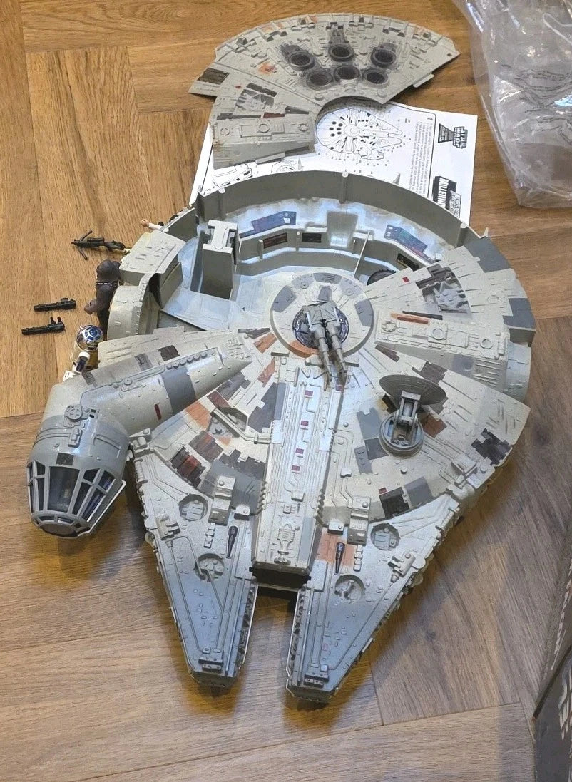 STAR WARS KENNER 1995 MILLENNIUM FALCON. Boxed Complete Tested Working + 4 Figs