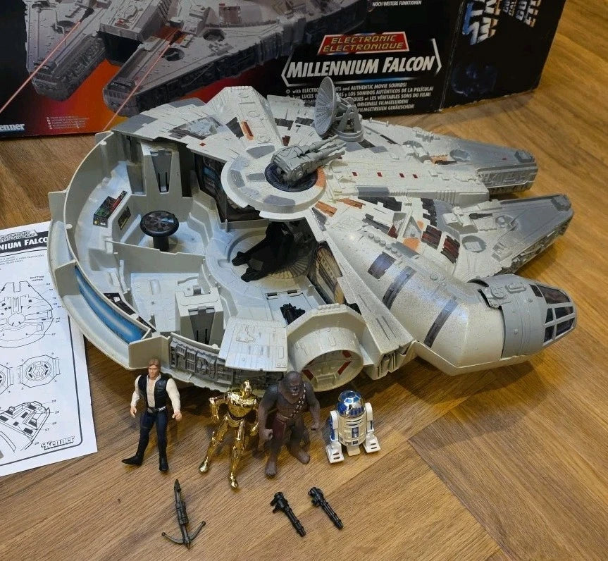 STAR WARS KENNER 1995 MILLENNIUM FALCON. Boxed Complete Tested Working + 4 Figs